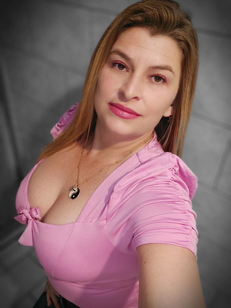 Katty, 46