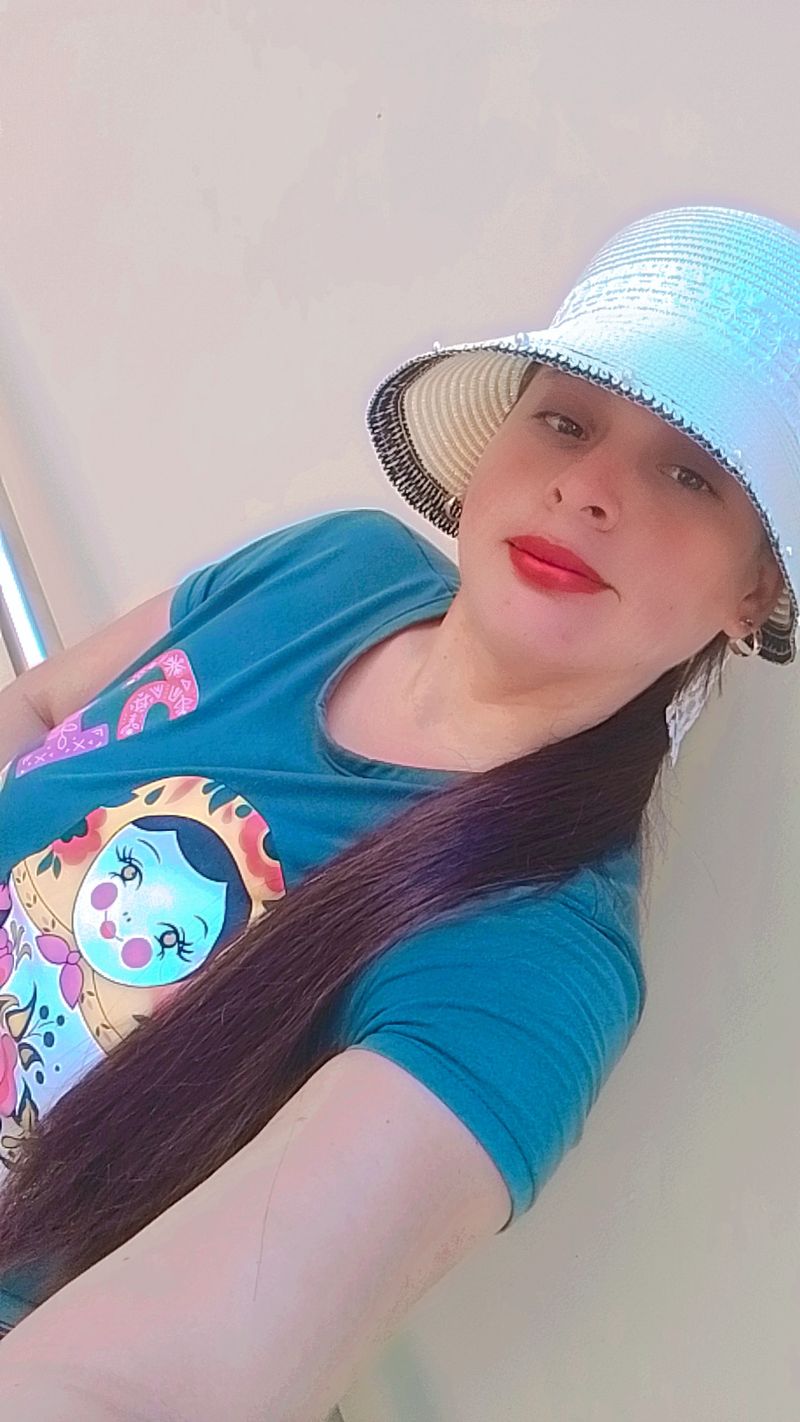 Gaby, 25