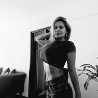 Viviana, 39