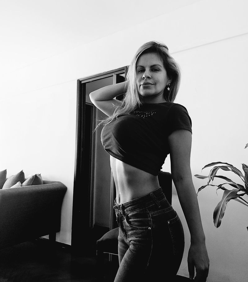 Viviana, 39