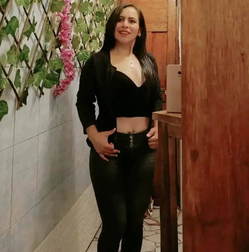 Luz Mery, 42