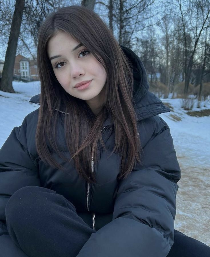 Милана, 24