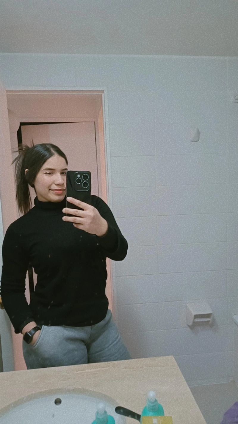 Aurora, 21