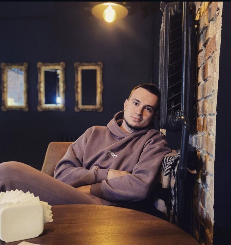 Roman, 23