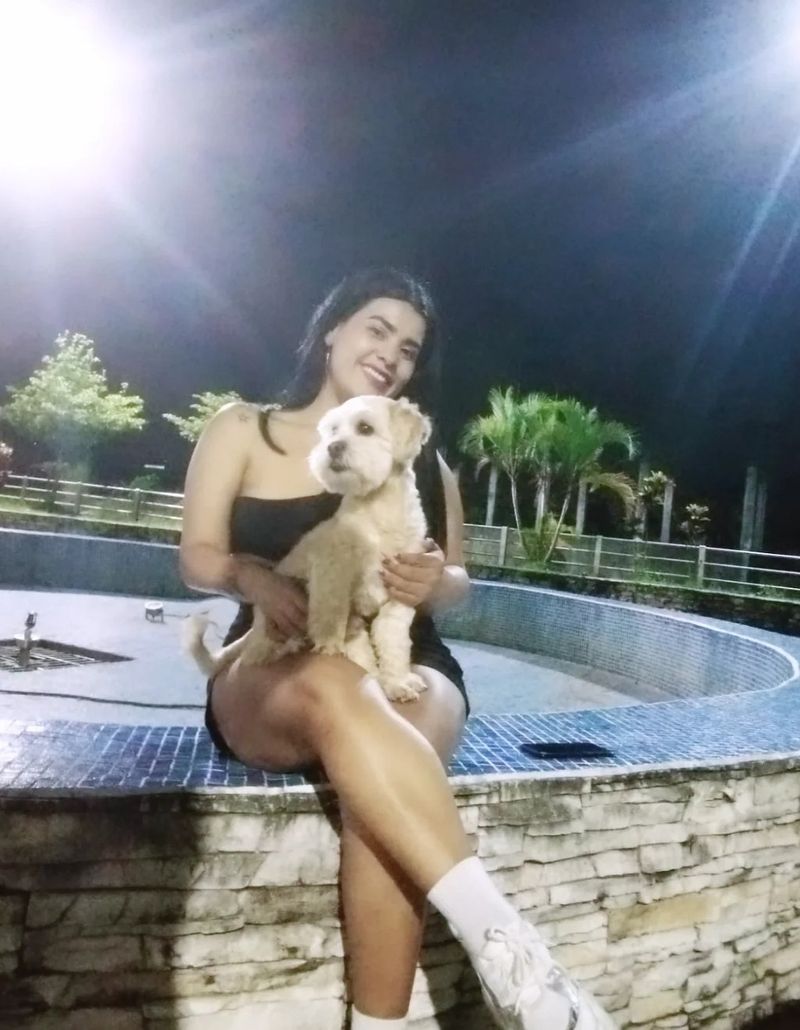 Adela, 42