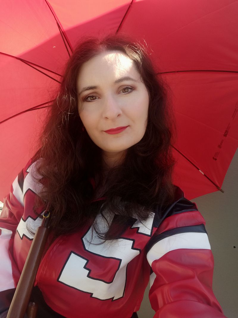 Anna, 32