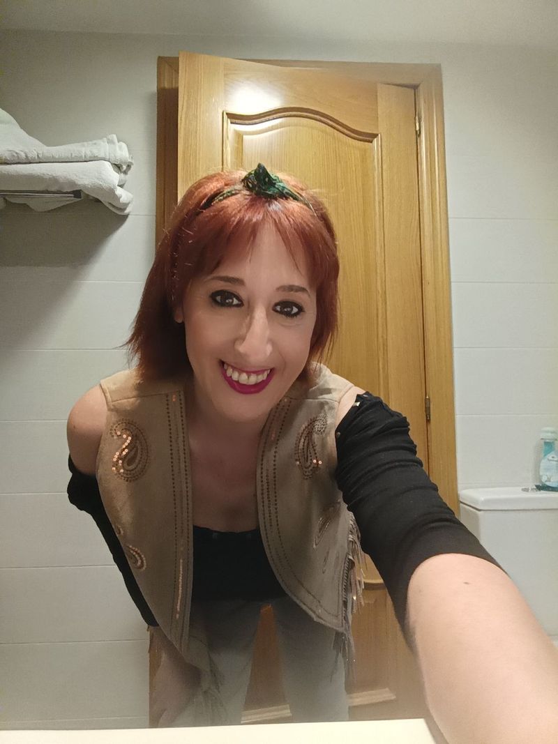 Gloria, 53