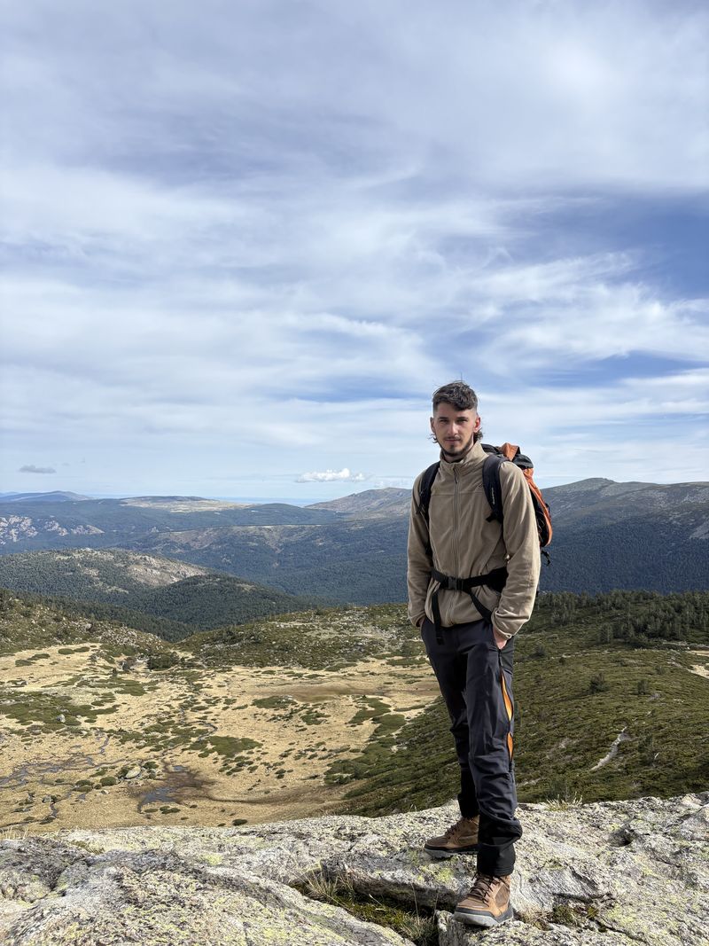 Alberto, 22