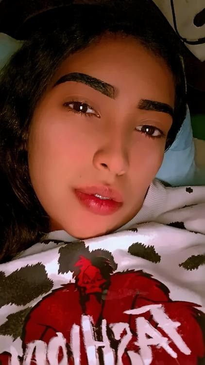 Jhoana, 25