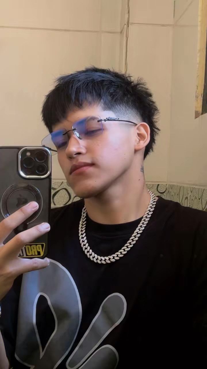 Alexis, 21