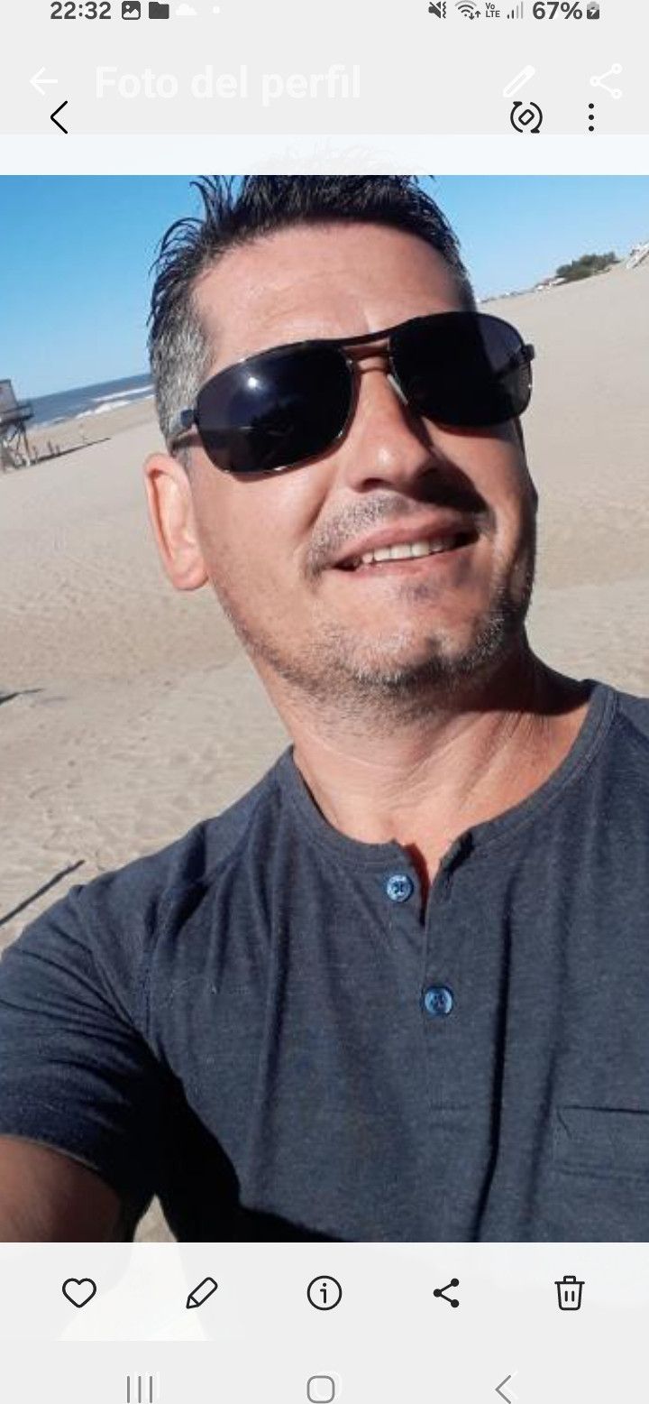 Leo, 48