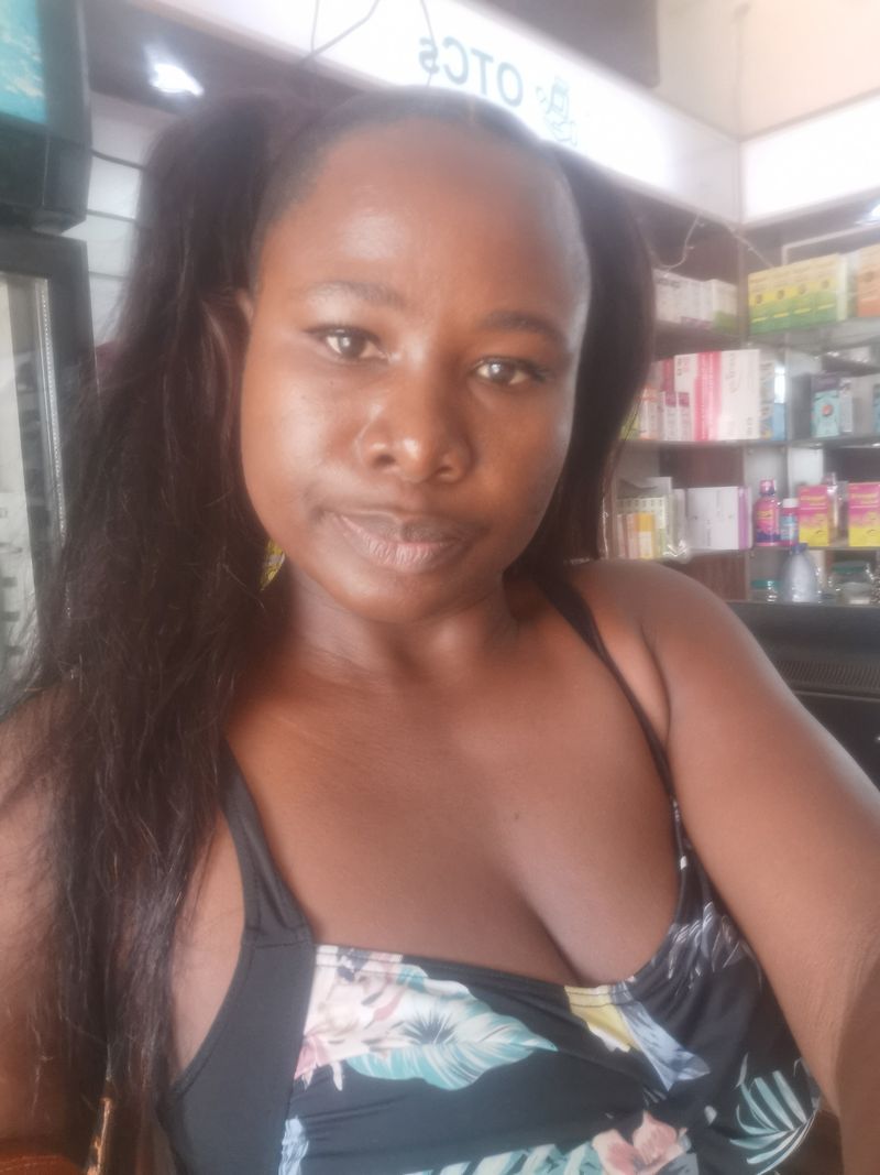 Leticia, 38