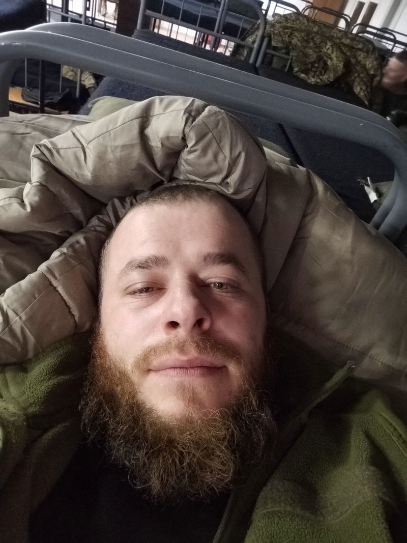Віктор, 29