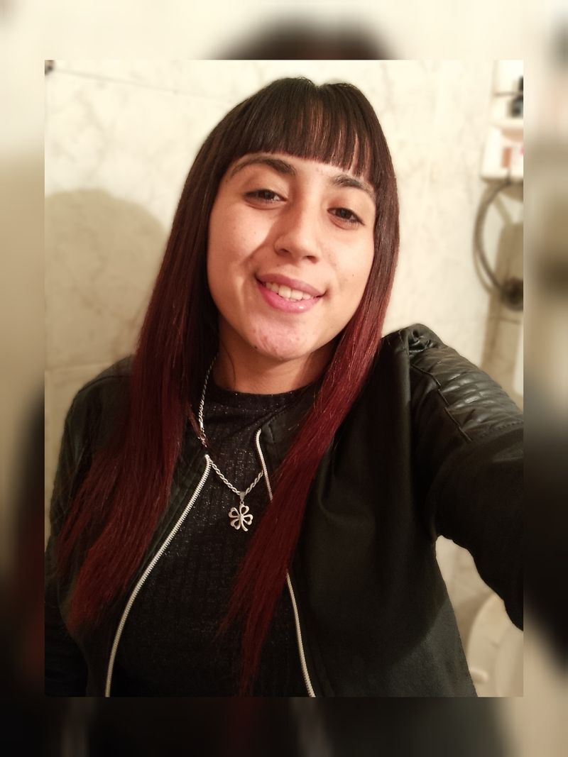 Agustina, 18