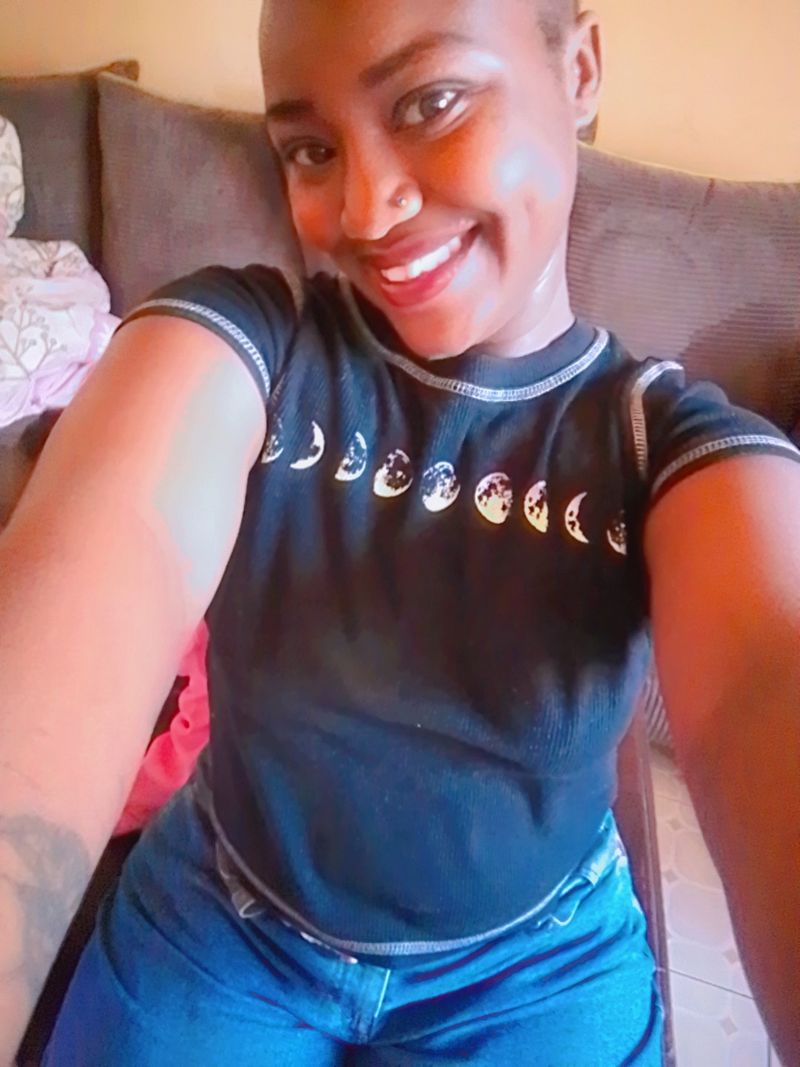 Sarah, 22