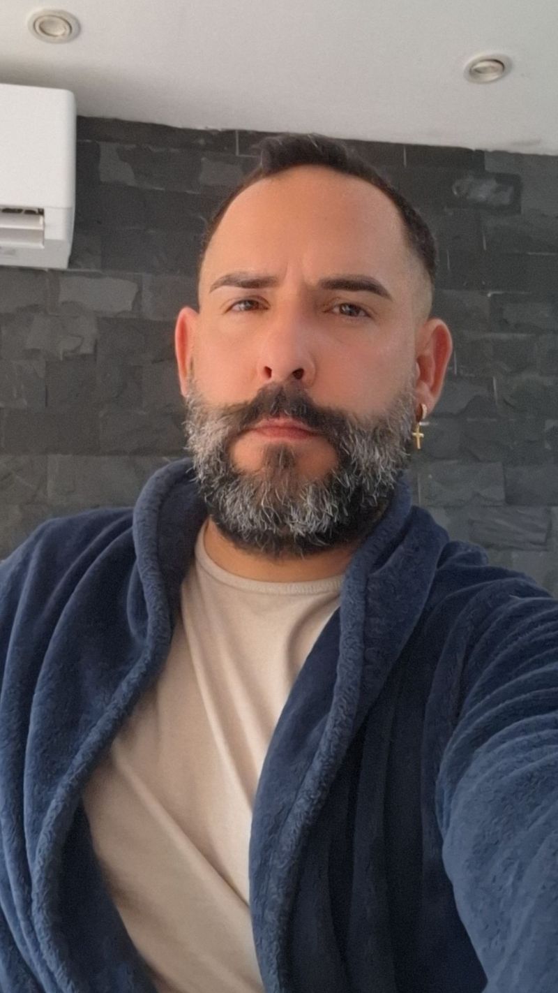 Yusmel, 41