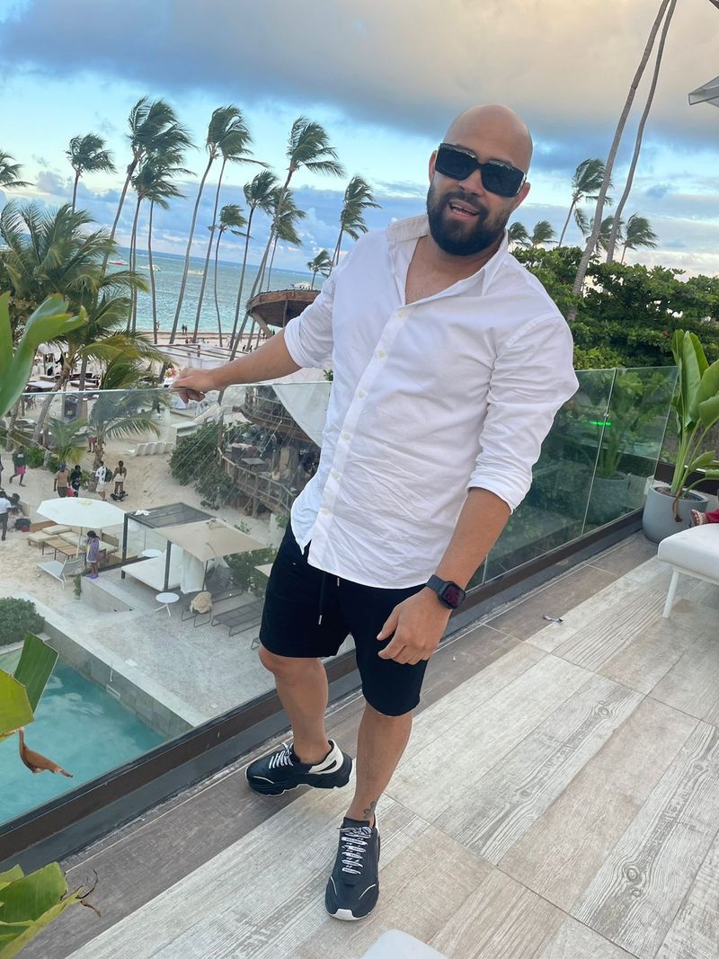 Derek, 34