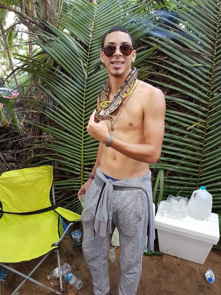 Pahies Miguel, 32