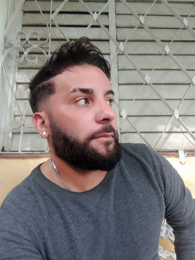 Eduardo, 40