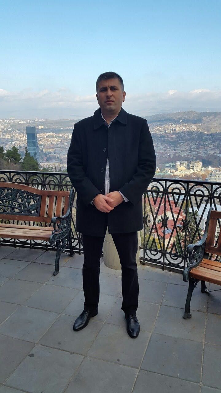 Alex, 40