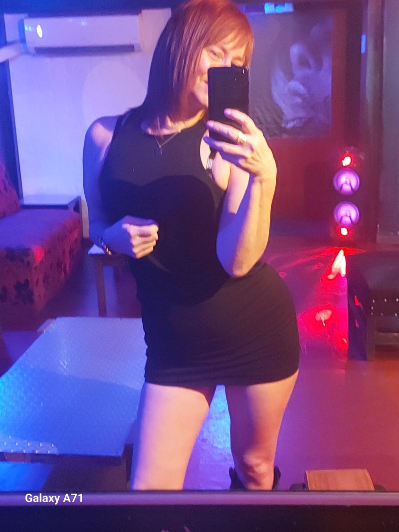 Andrea, 46