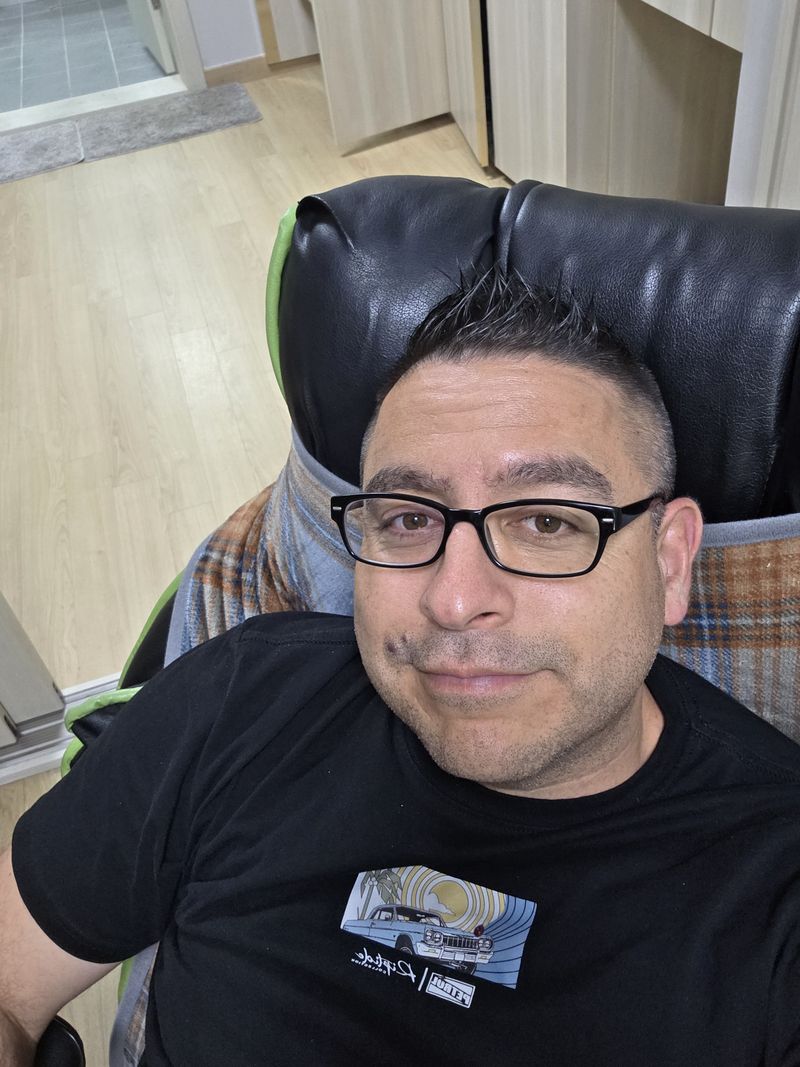 Robert, 47