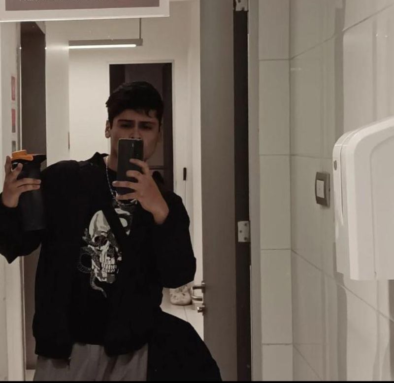Maxi, 20