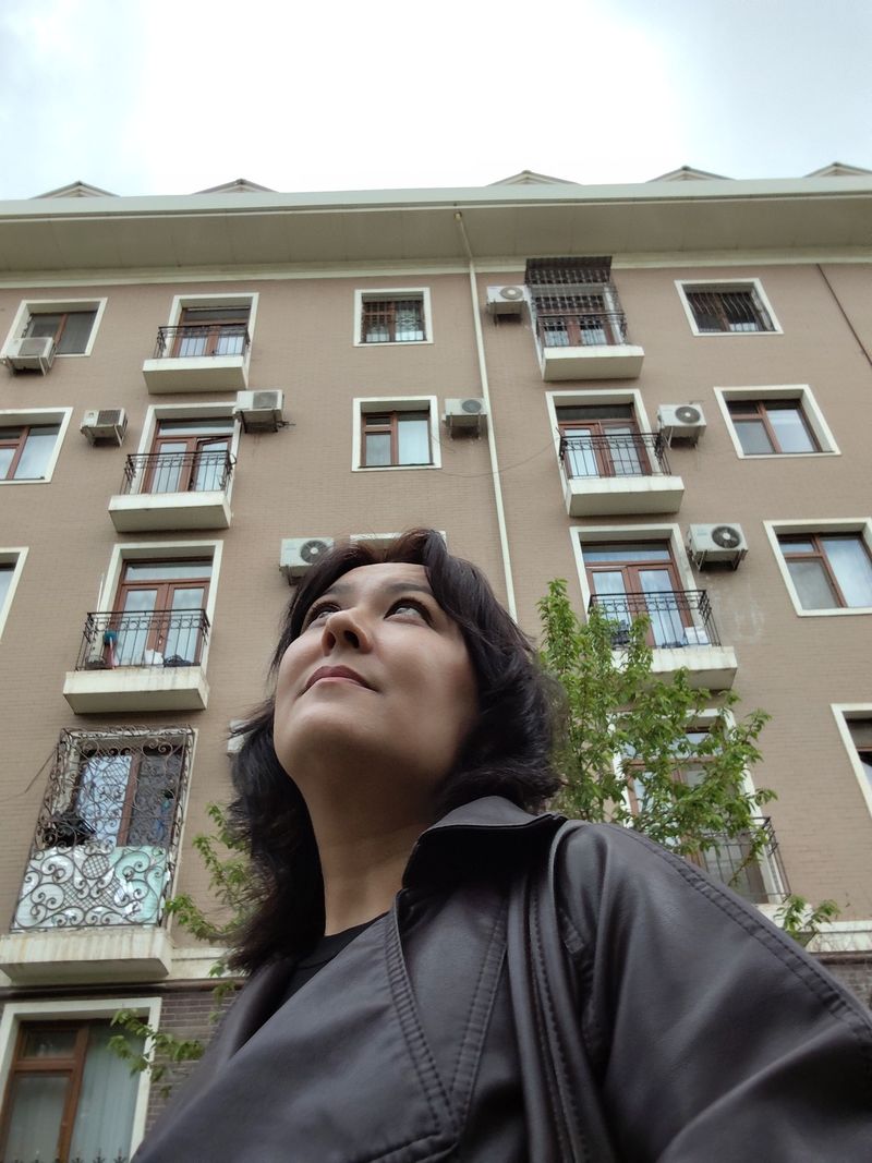 Сара, 38