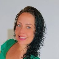Priscila, 43