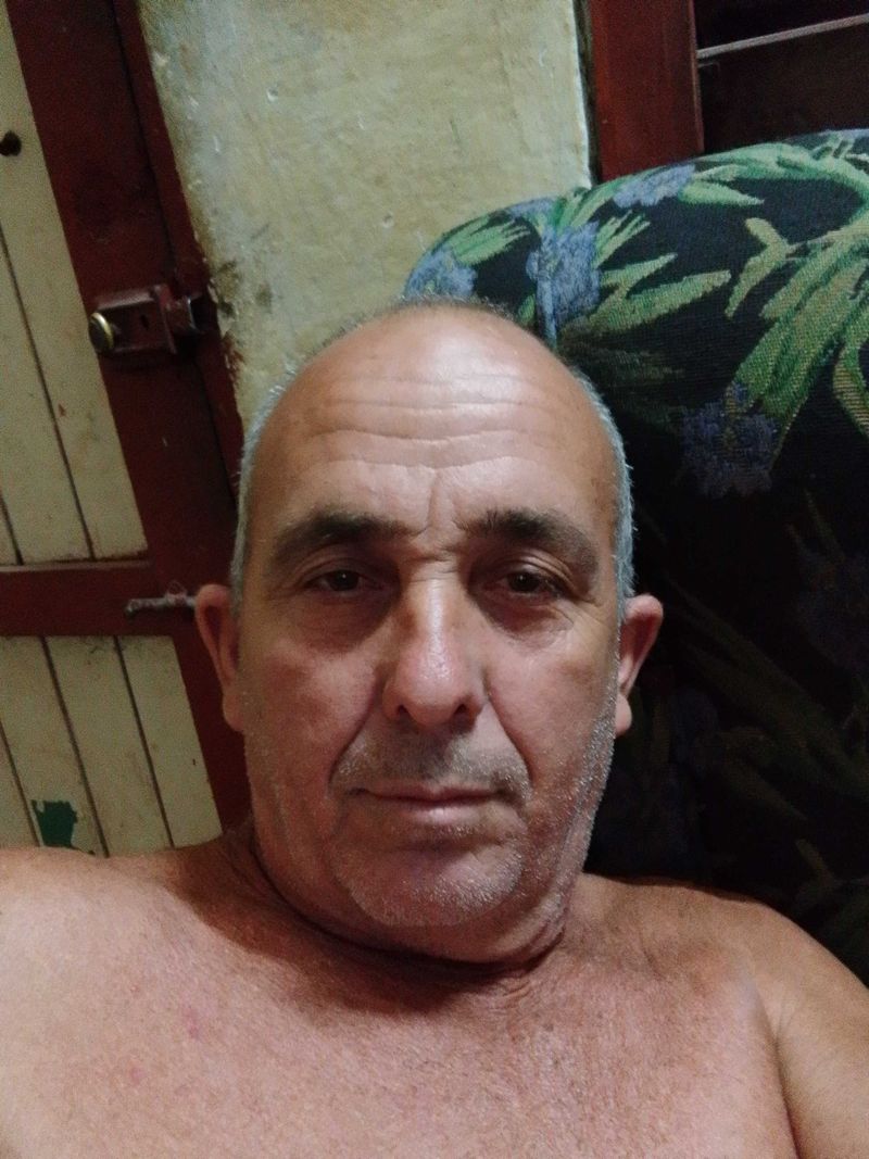 Lázaro, 53