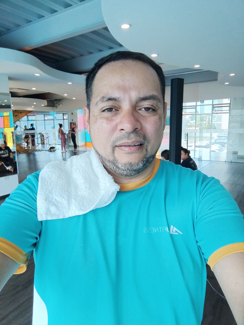 Luisjose, 45
