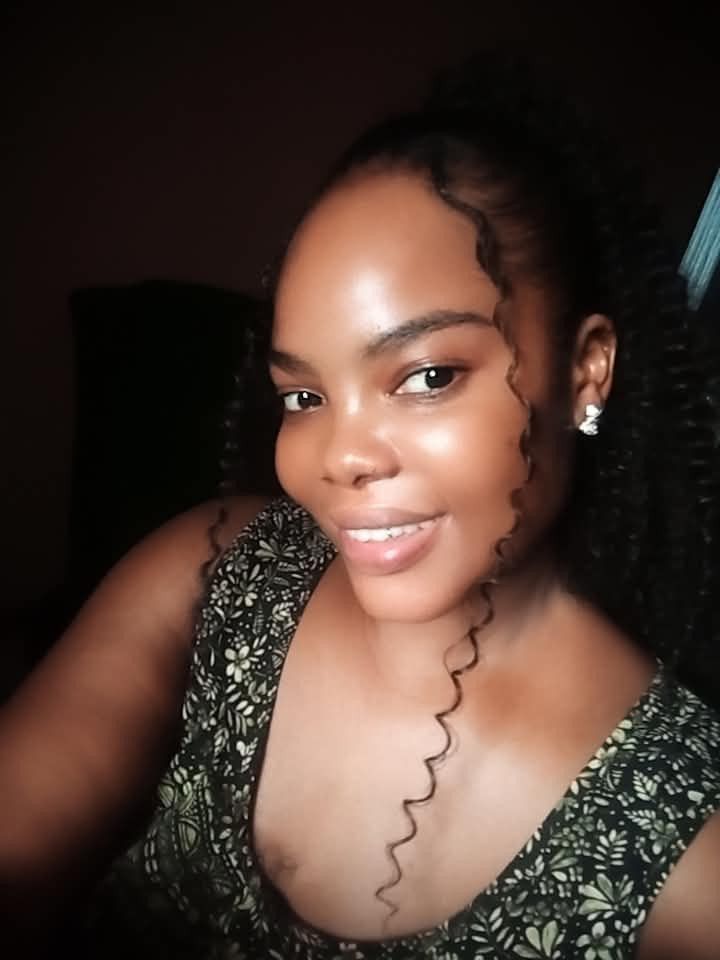 Esther, 37