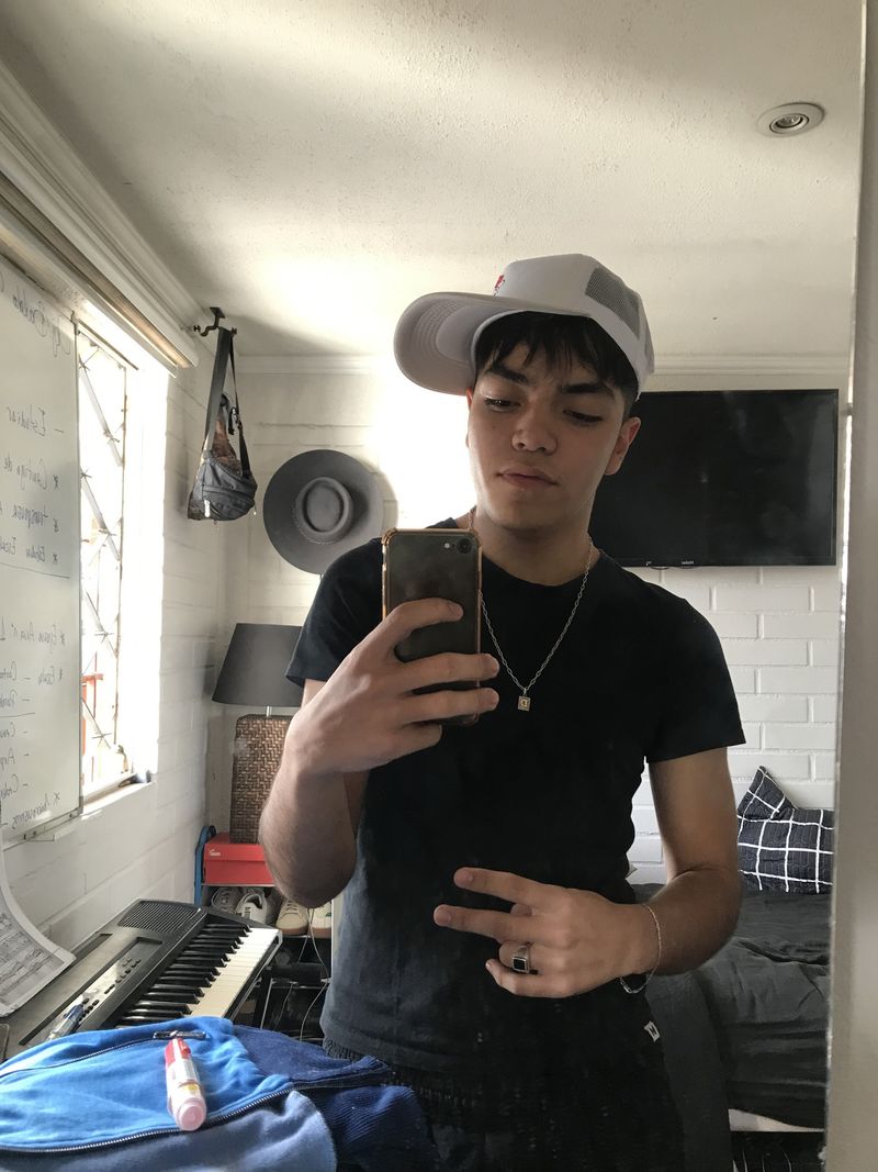 Daniel, 19