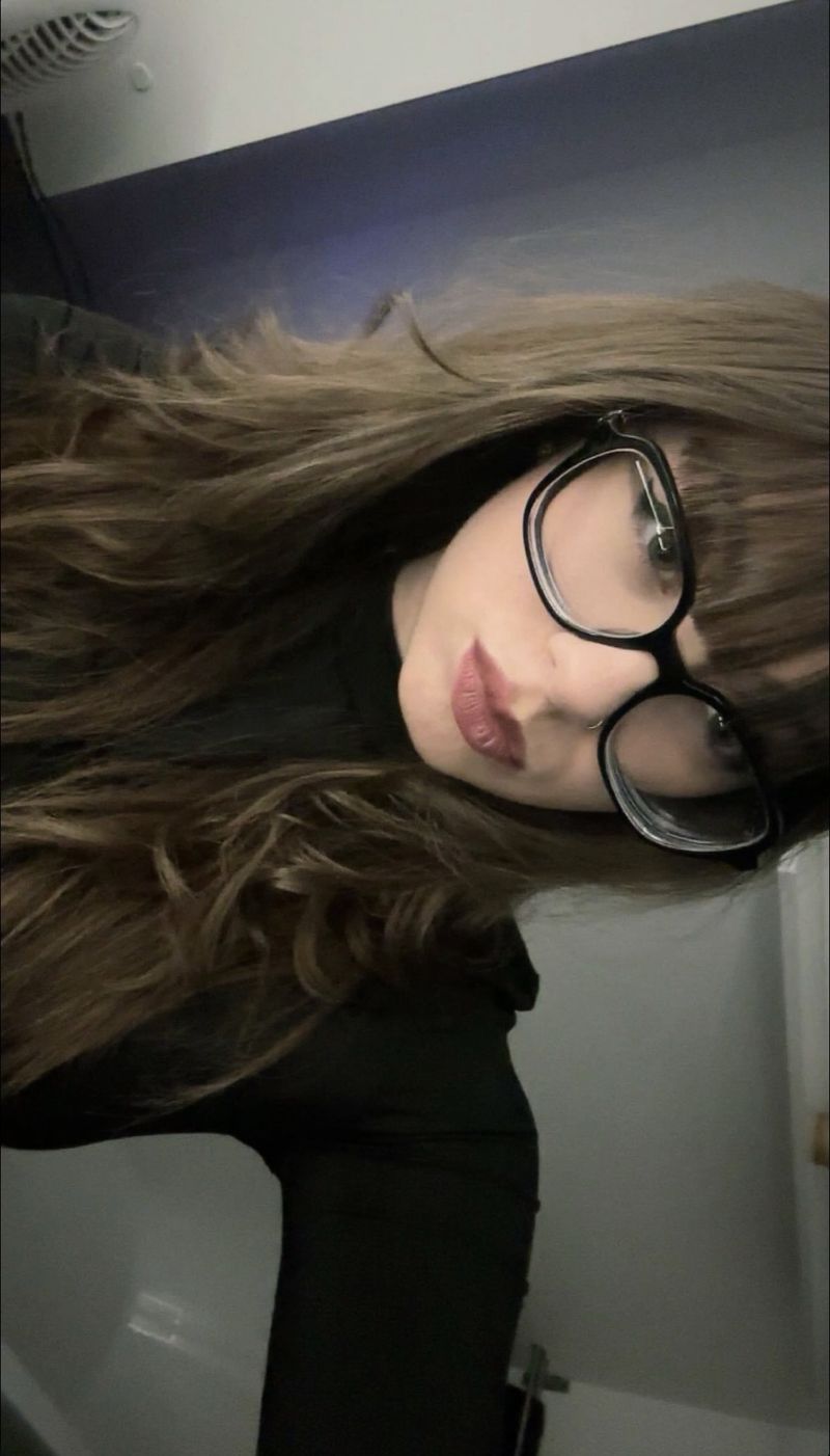 Emma, 18