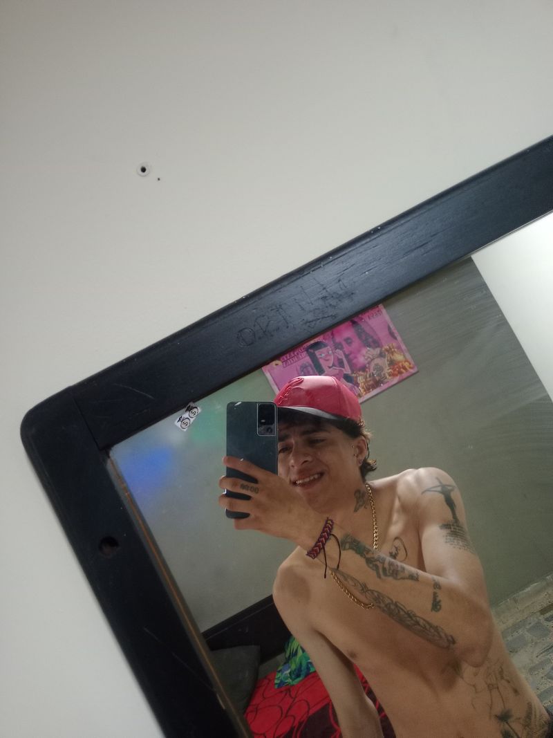 Julián, 19