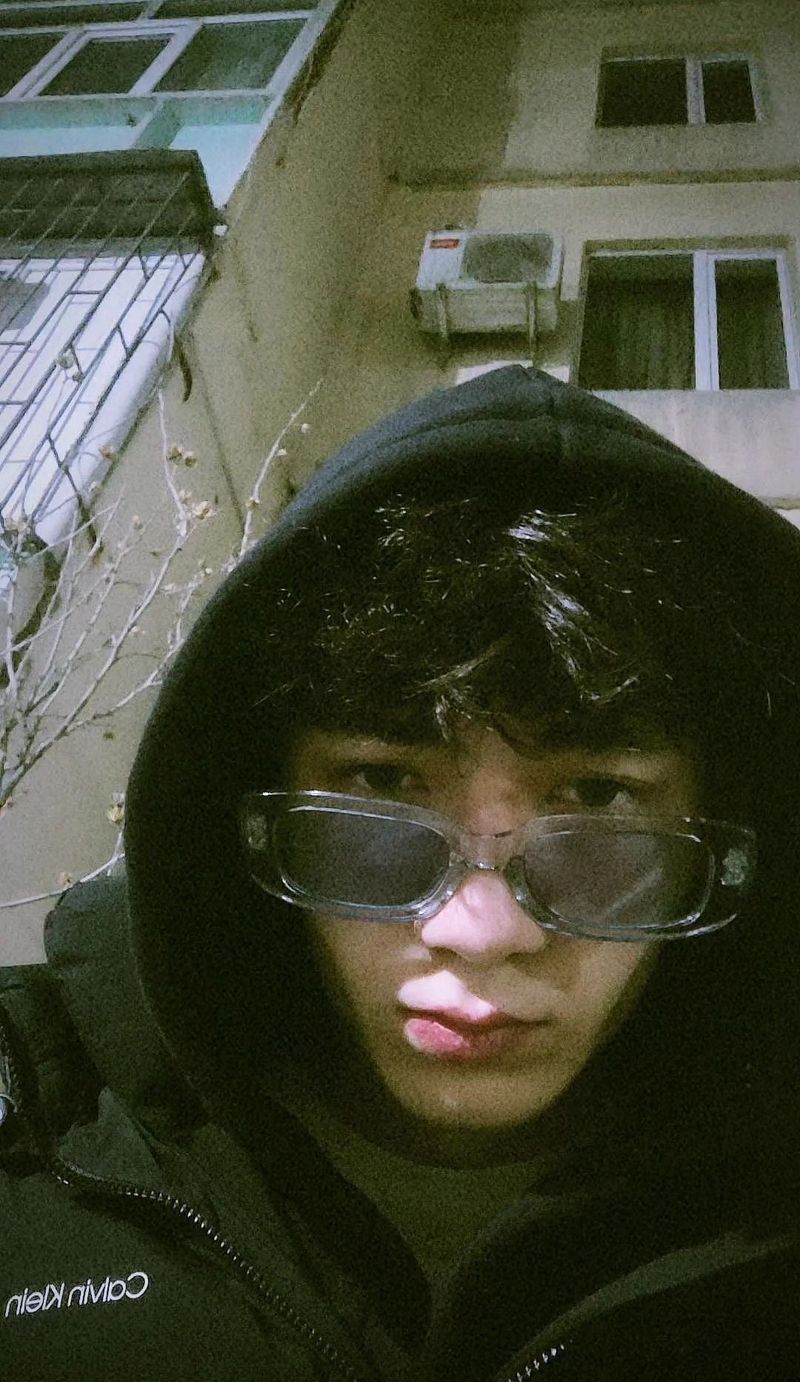 Азат, 21