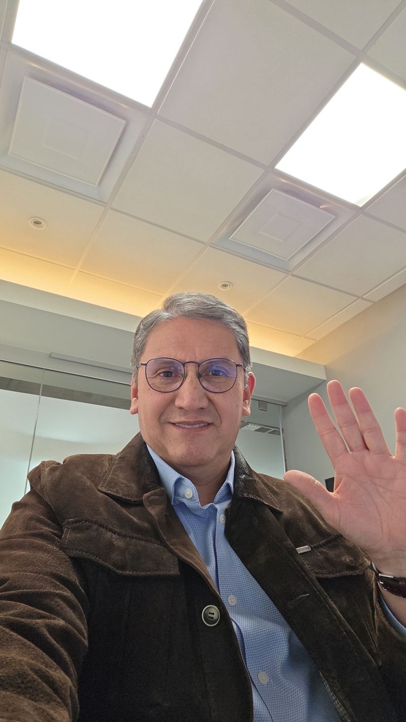 Gonzalo, 56