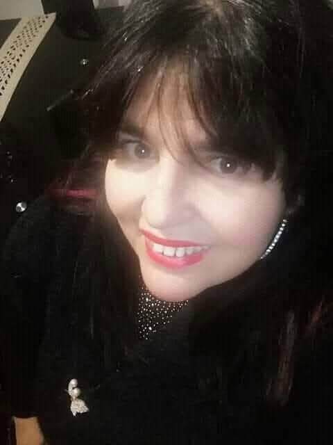 Joana, 27