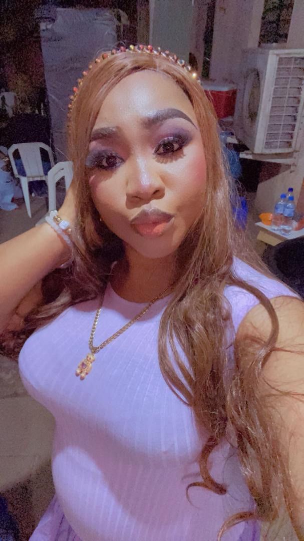Rose, 37