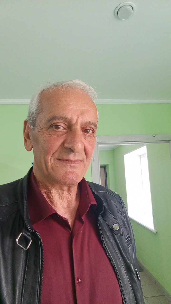 Ахмед, 60