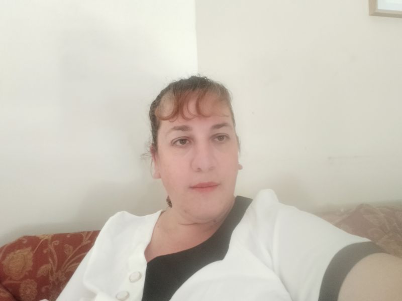 Simone, 43