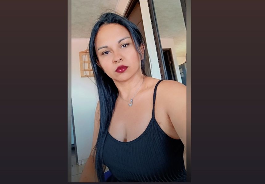 Adriana, 42