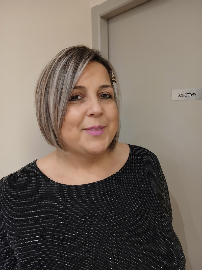 Sandra, 49