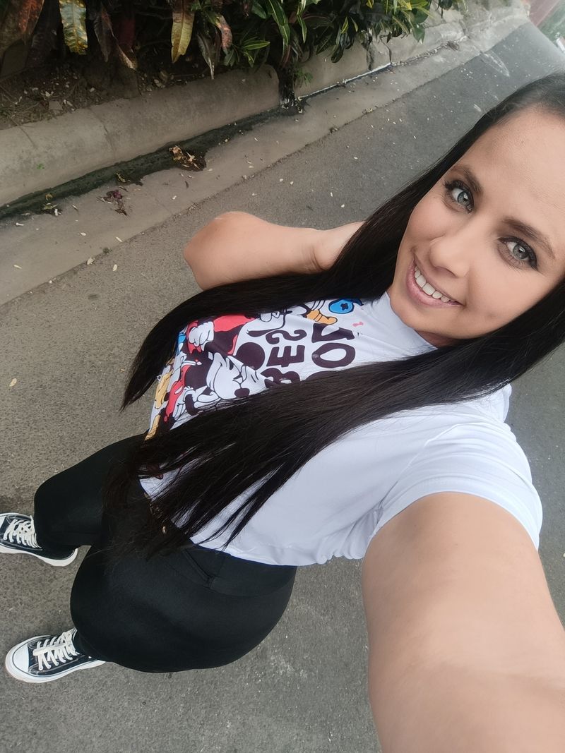 Alejandra, 32