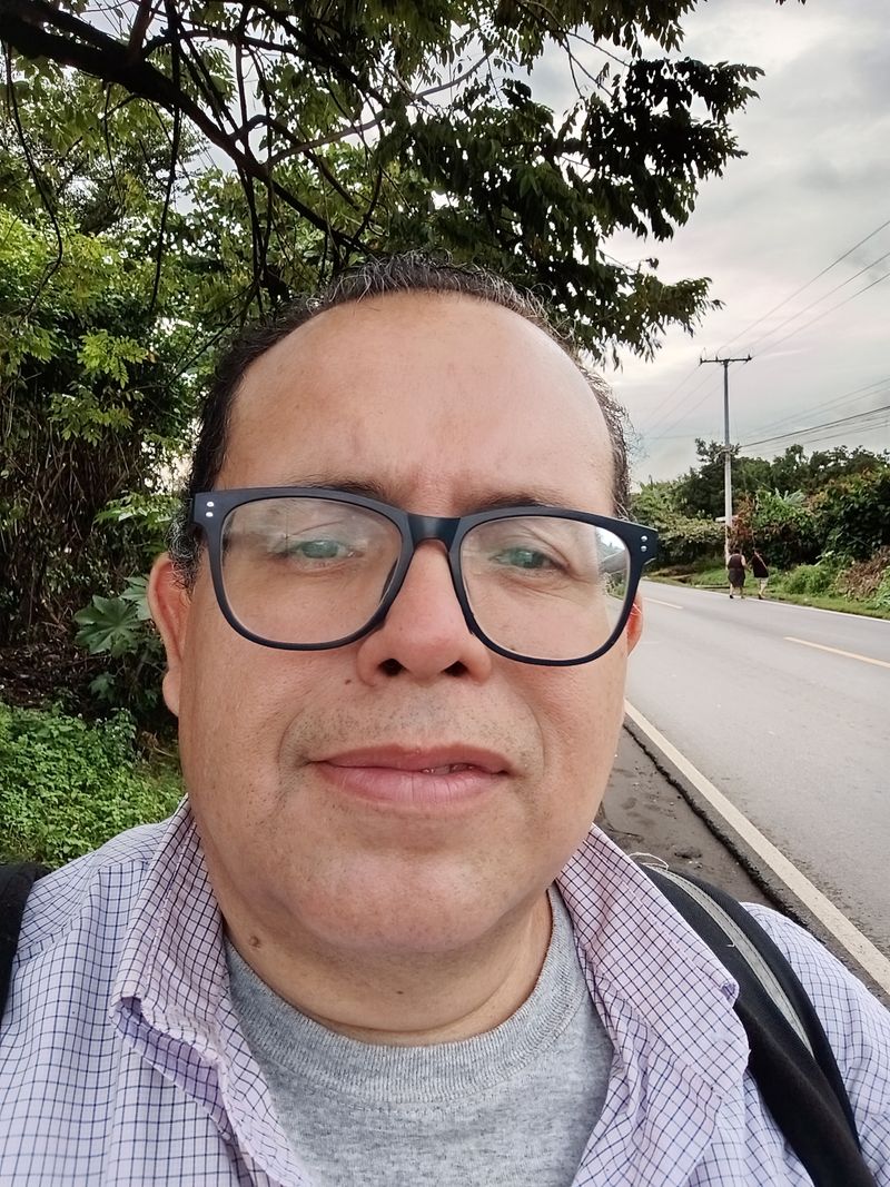 Esteban, 49