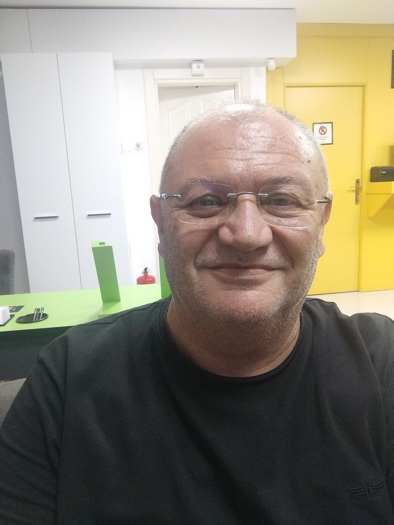 Ben, 60