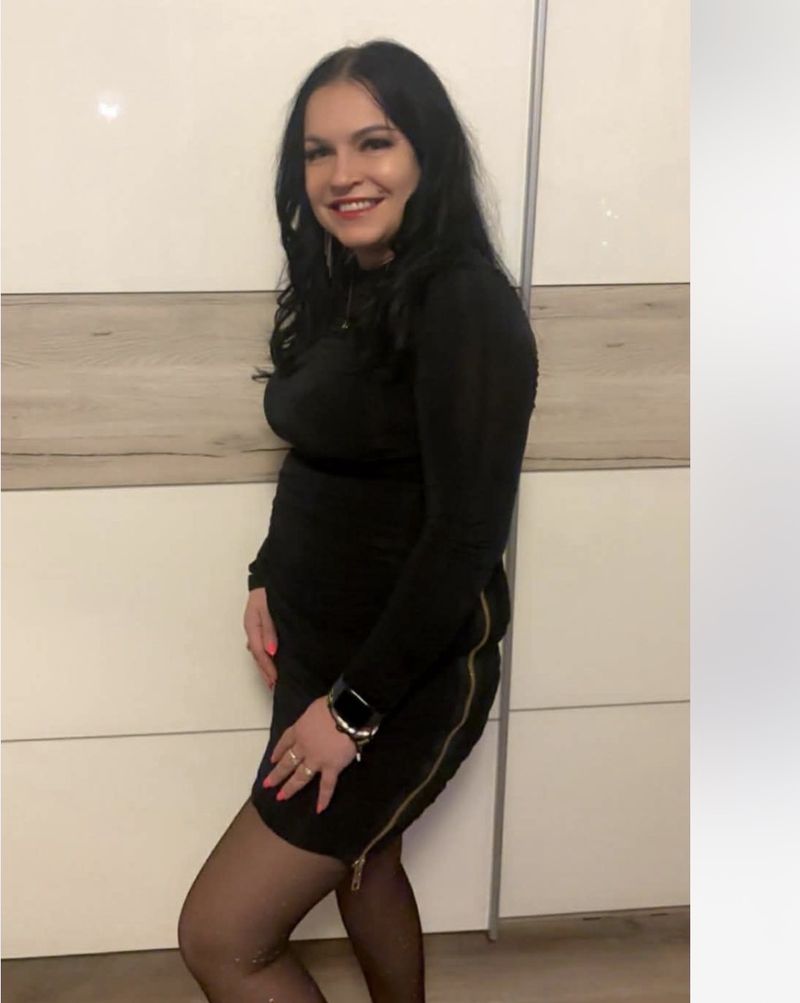 Ewela, 38