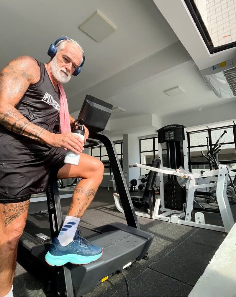 Johncone, 53