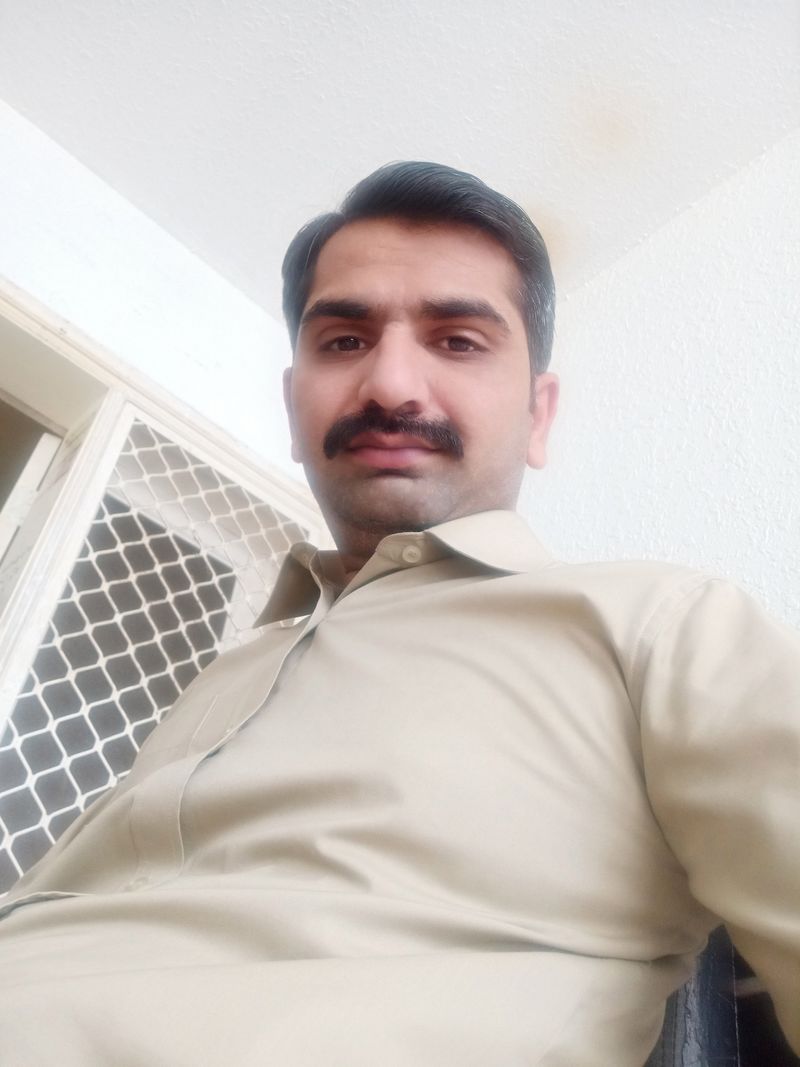 Fani, 35