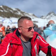 Bartosz, 37